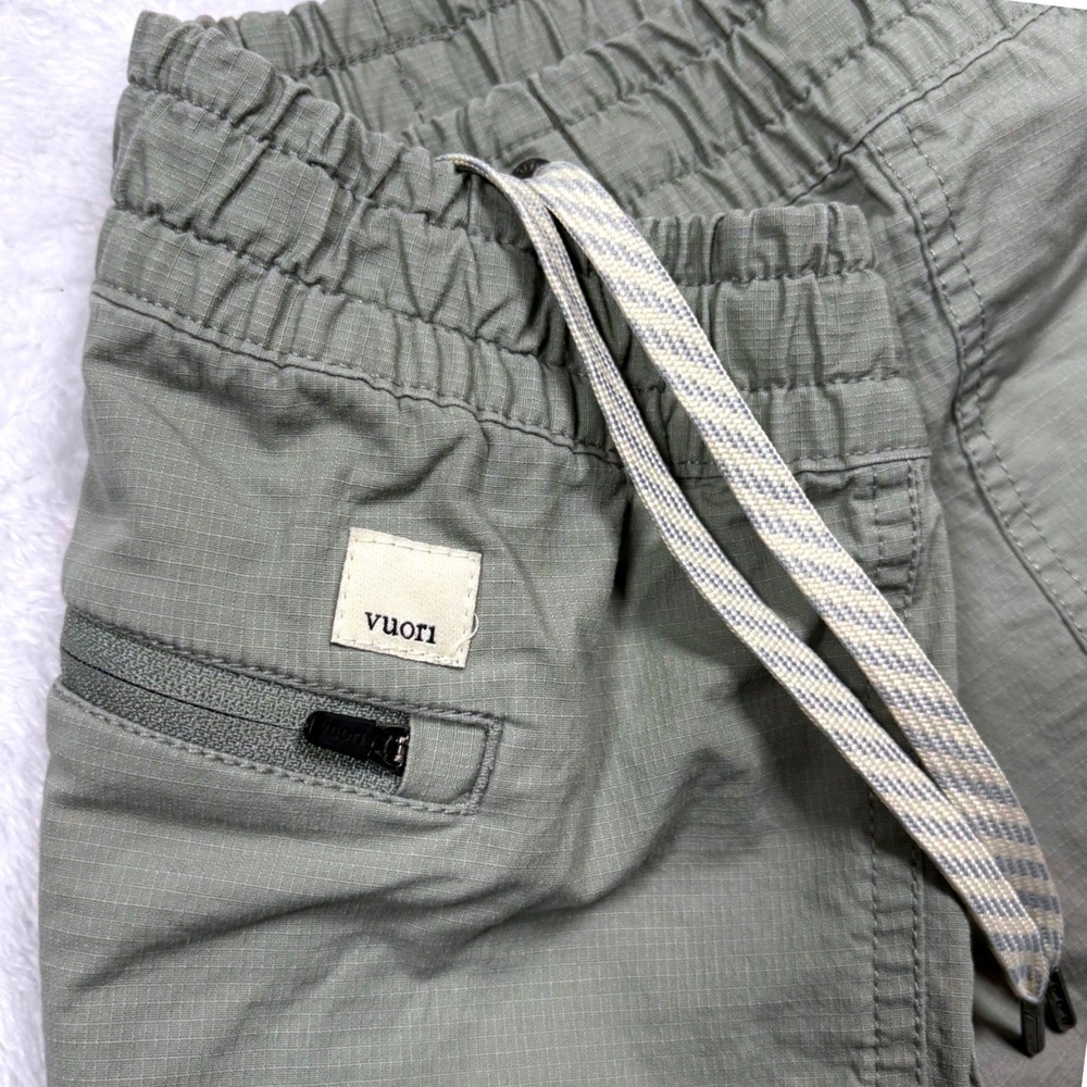 Vuori Ripstop Shorts Women M Sage Green Raw Hem Active 3" Ins Drawstring VW385